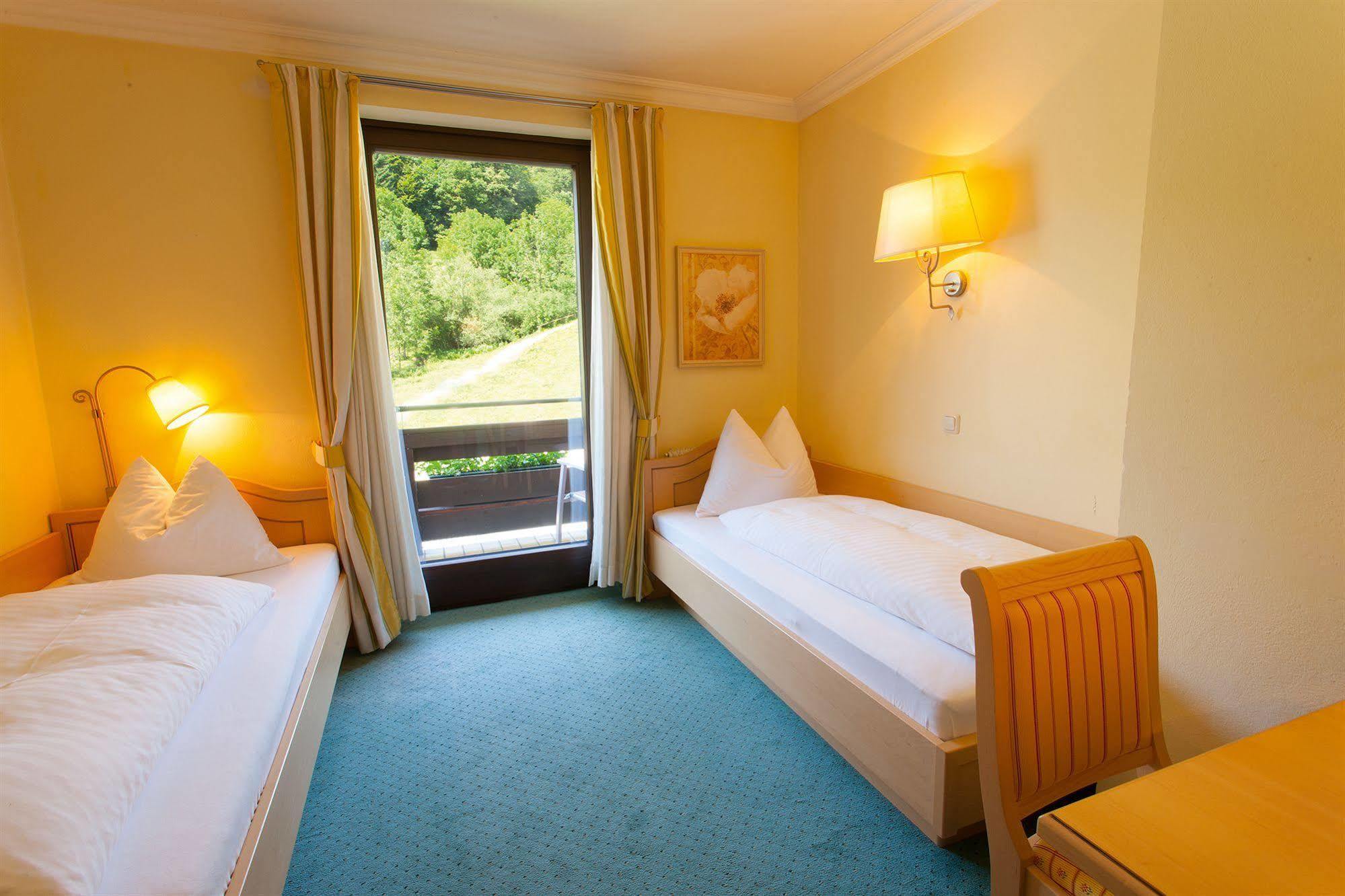 Hotel Seewinkel Fuschl am See Exterior photo